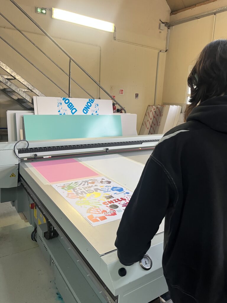 Atelier d’art thérapie du CASA en phase d'impression à la reprographie